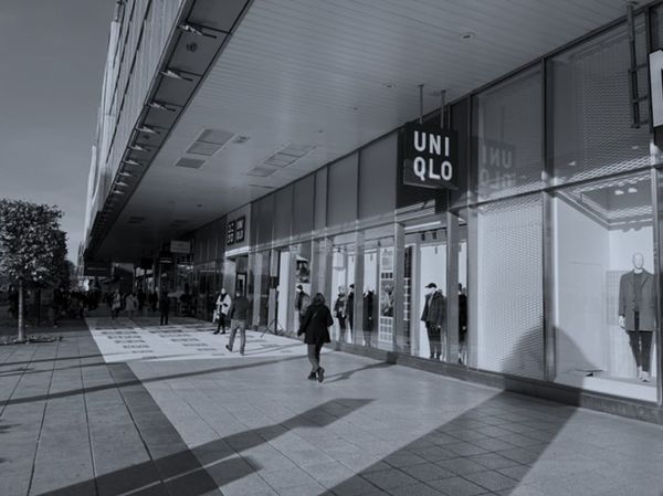 Is the opening of the first Warsaw Uniqlo the icing on the cake in changing retail trends in Poland?